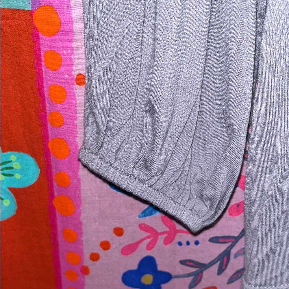 GIMMICKS by BKE Viscose Blend Charcoal Lace-Accent Long Sleeve Blouse Size Small - Picture 5 of 12